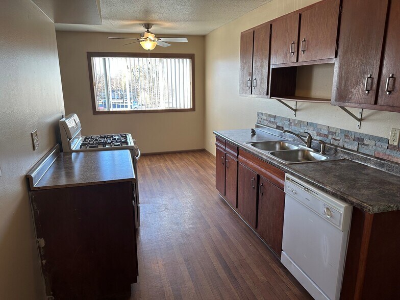 More Photos Of 5950 E River Rd NE, Fridley Apartments For Sale