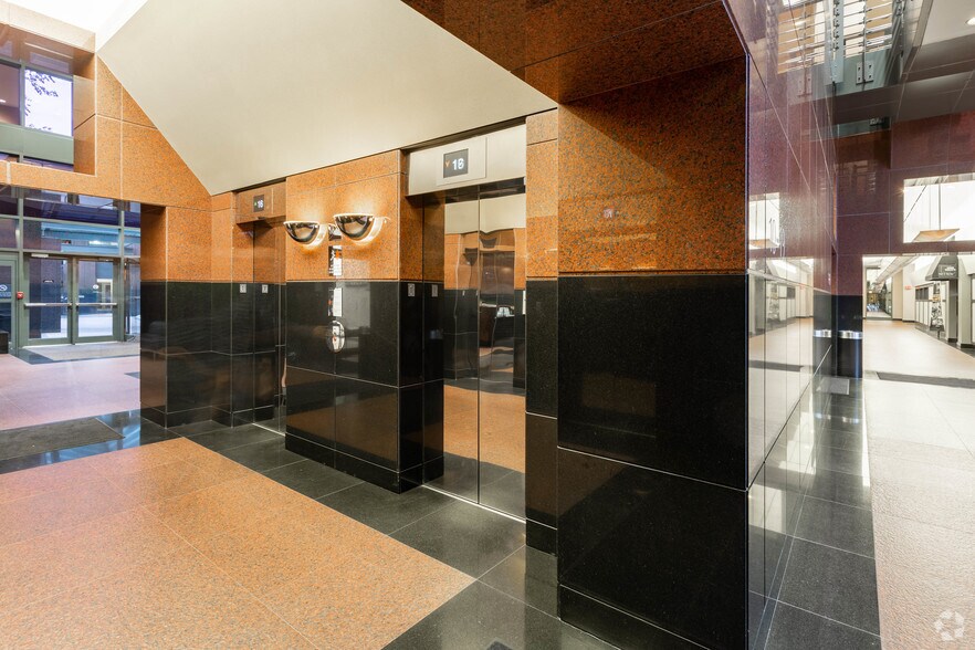 More Photos Of One Towne Sq, Southfield Office For Lease