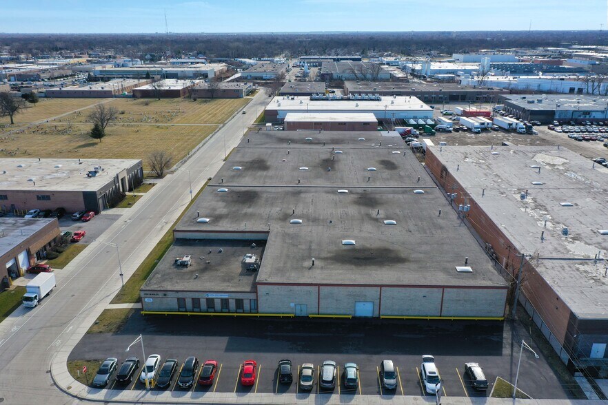 More Photos Of 2100 Parkes Dr, Broadview Warehouse For Sale