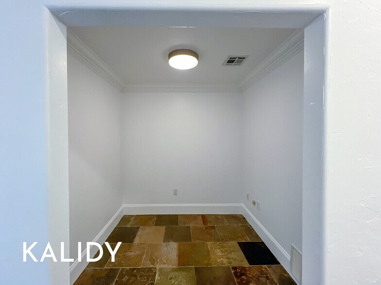 More Photos Of 14909 N Kelly Ave, Edmond Loft Creative Space For Sale