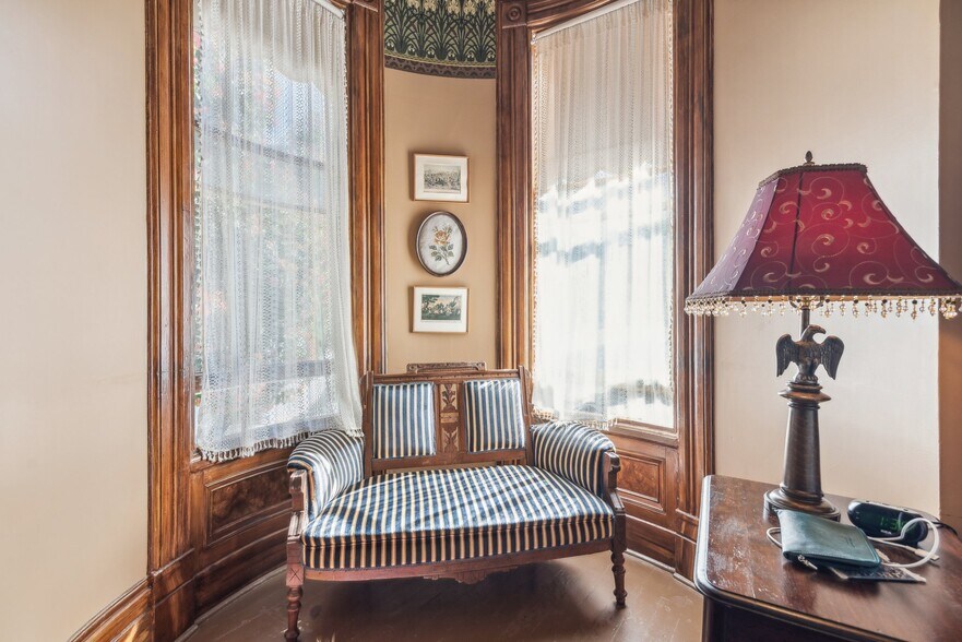 More Photos Of 1057 Steiner St, San Francisco Hospitality For Sale