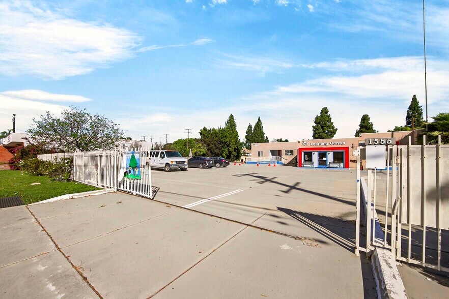 More Photos Of 1555 W Commonwealth Ave, Fullerton Office For Sale