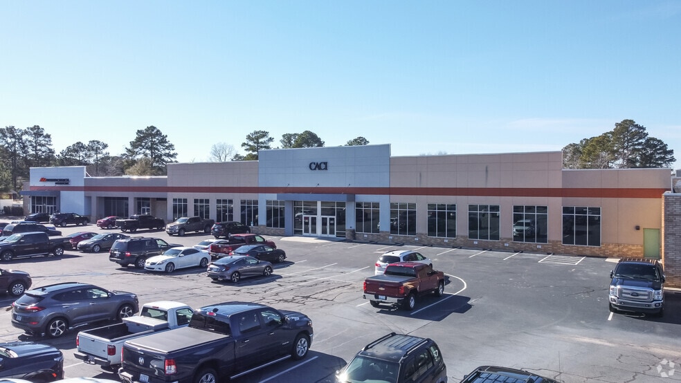 More Photos Of 3611 Ramsey St, Fayetteville Showroom For Sale