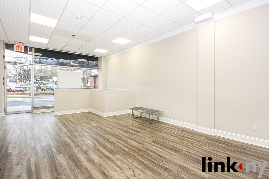 More Photos Of 209 Brook St, Scarsdale Storefront For Lease