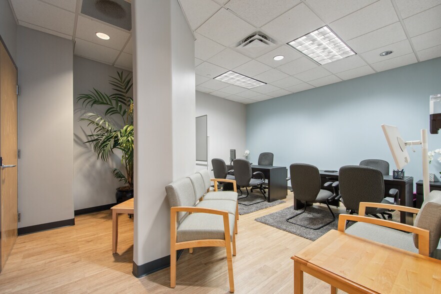 More Photos Of 9582 W Colonial Dr, Ocoee Medical For Lease