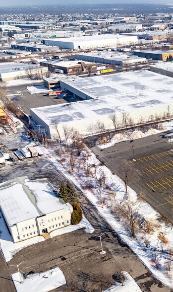 More Photos Of 1550 Kingsview Dr, Lebanon Distribution For Sale