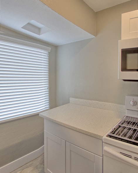 More Photos Of 131 W University Dr, Mesa Office Residential For Lease