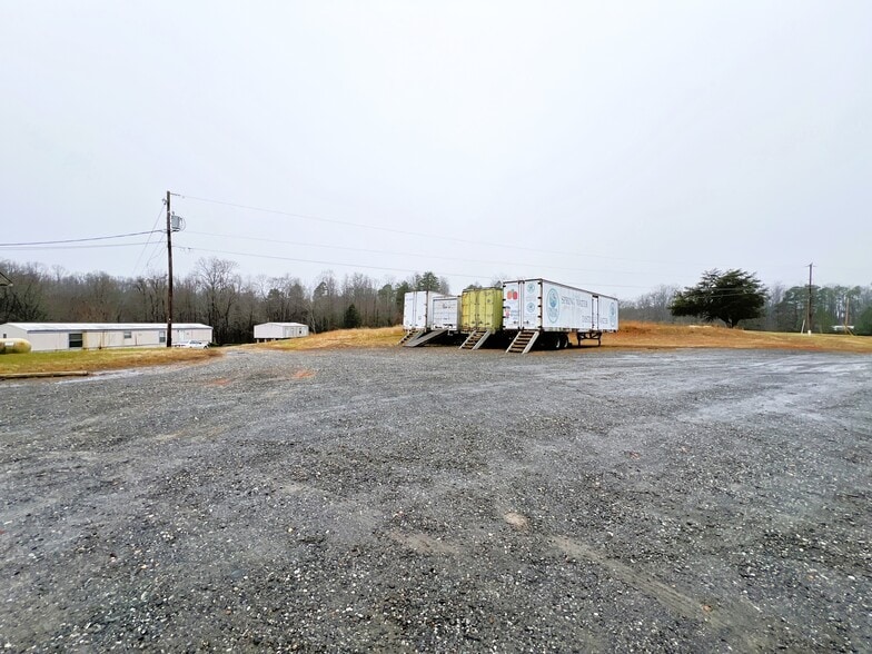 More Photos Of 854 NC-770, Mayodan Bar For Sale