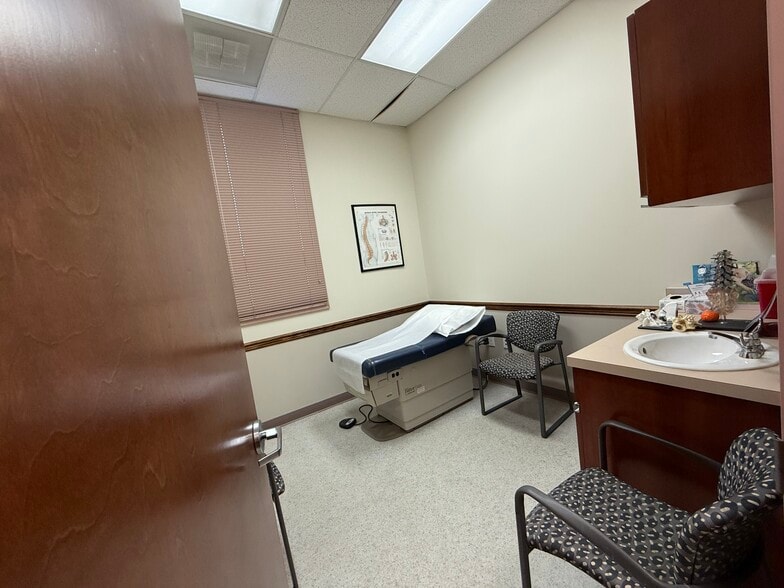 More Photos Of 294-298 State St, Hackensack Medical For Sale