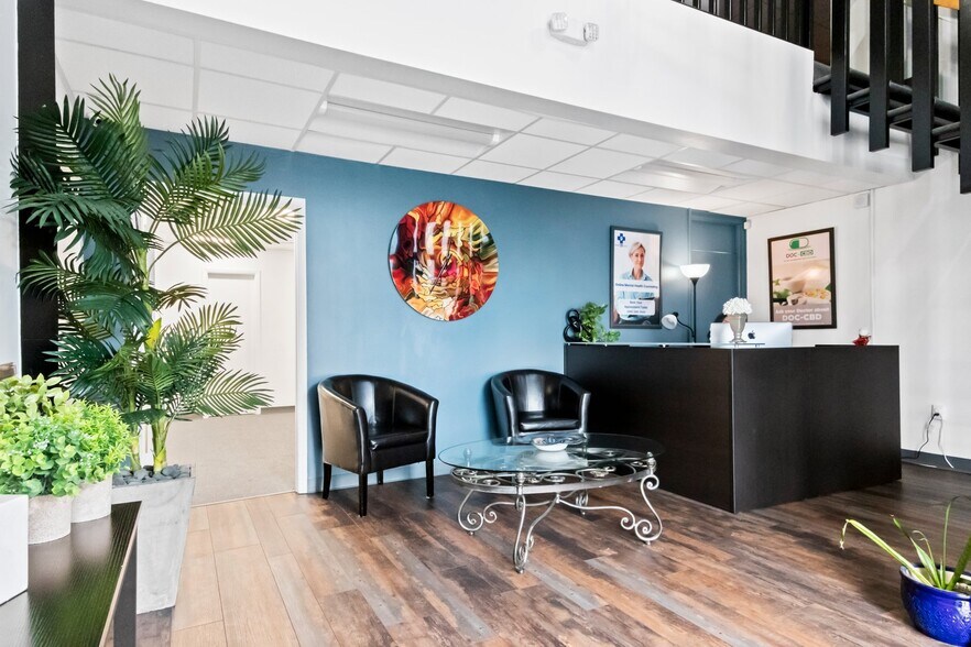 More Photos Of 2433 Gulf To Bay Blvd, Clearwater Storefront Retail Office For Lease