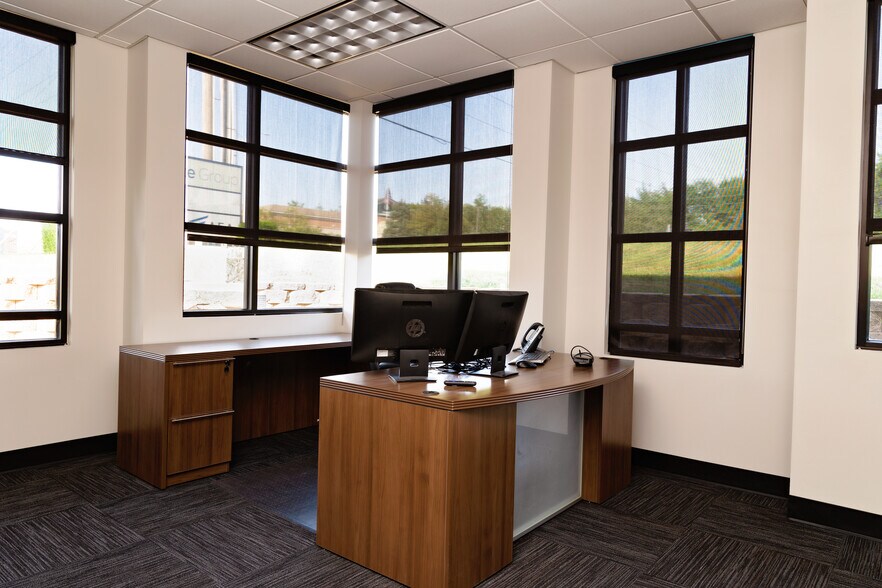 More Photos Of 3540 NE Ralph Powell Rd, Lee's Summit Office For Lease