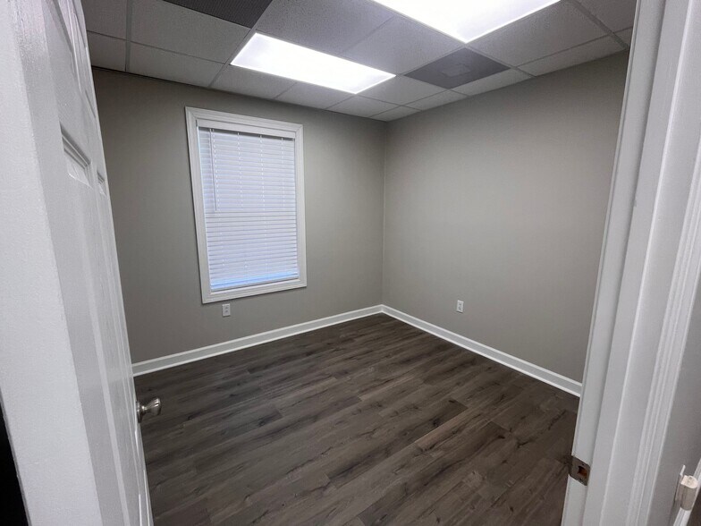 More Photos Of 18809 W Catawba Ave, Cornelius Medical For Lease