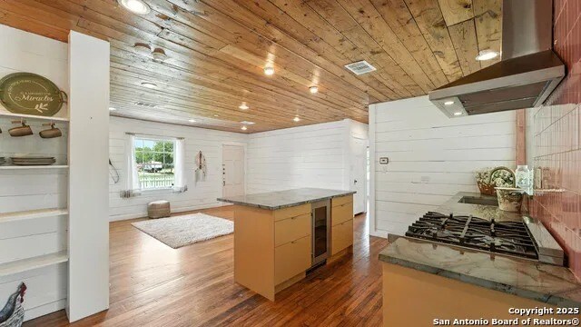 More Photos Of 105 NW River Rd, Martindale Specialty For Sale