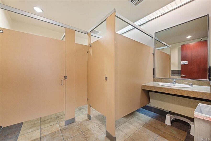 More Photos Of 5839 Pine Ave, Chino Hills Coworking Space