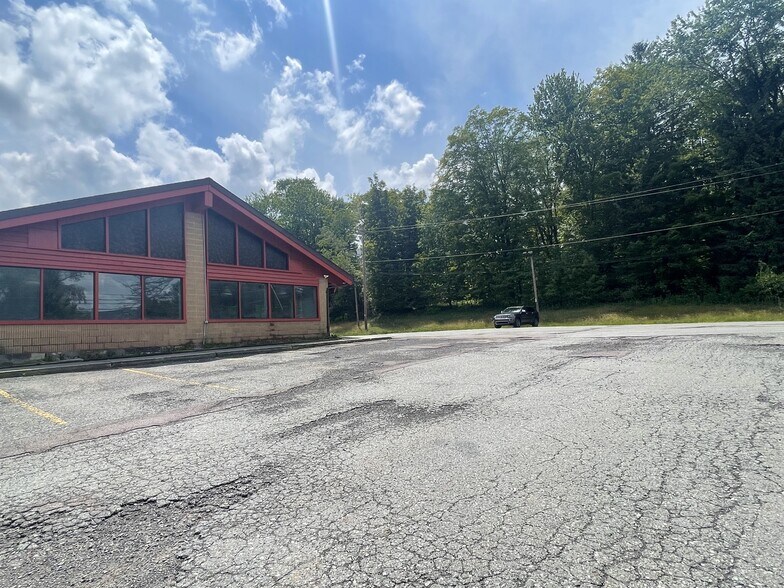 More Photos Of 732 Hamlin Hwy, Lake Ariel Restaurant For Sale