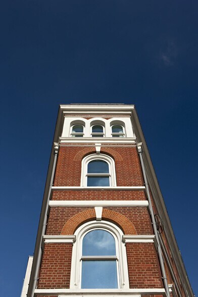More Photos Of 2-10 St Bride St, London Office Residential For Lease
