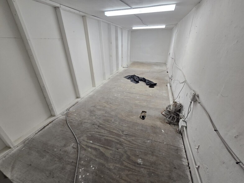 More Photos Of 1128 N Federal Hwy, Hollywood Warehouse For Lease