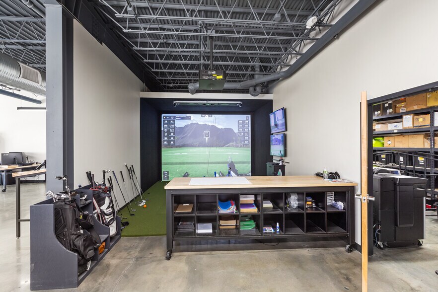 More Photos Of 1215 W 12th St, Kansas City Flex For Lease