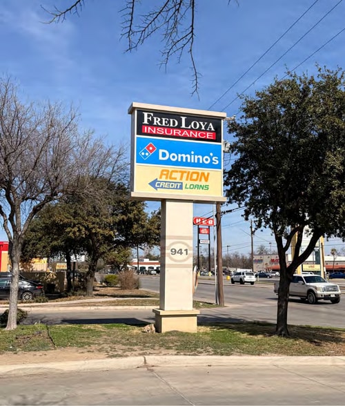 More Photos Of 941 S General McMullen Dr, San Antonio Storefront For Sale
