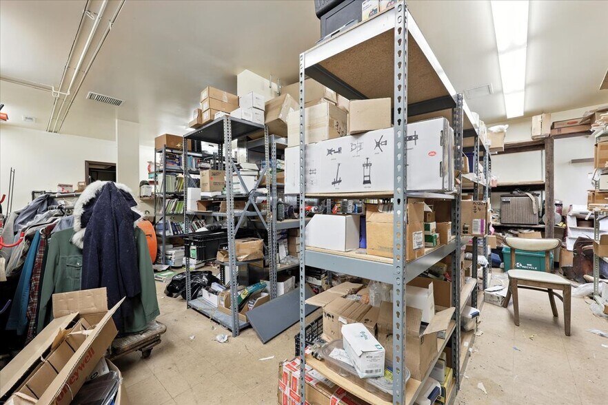 More Photos Of 2101 E Raccoon Valley Rd, Heiskell Garden Center For Sale