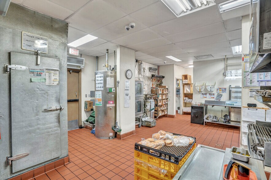 More Photos Of 3866 W Sahara Ave, Las Vegas Fast Food For Lease