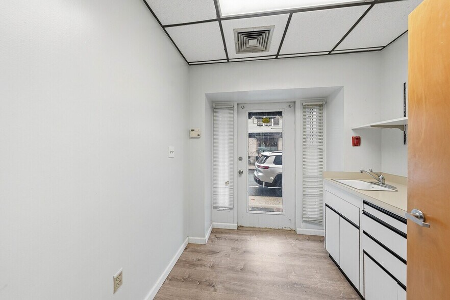 More Photos Of 422 Grand St, Hoboken Apartments For Sale