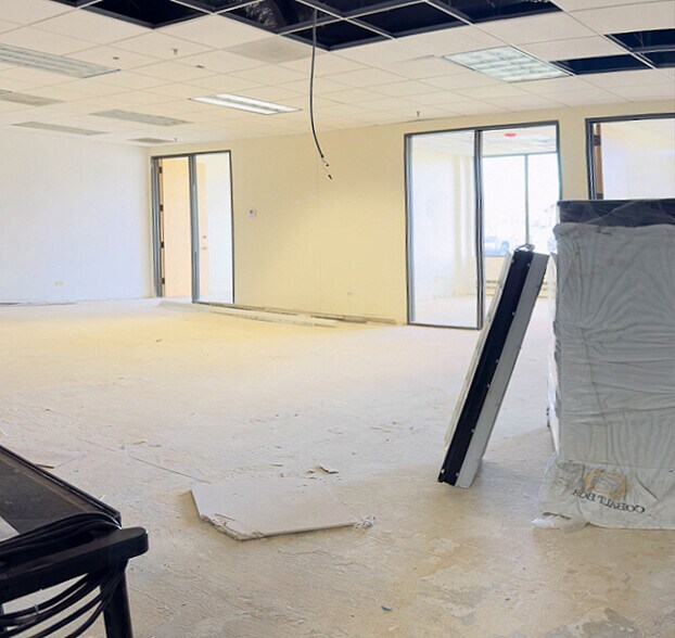 More Photos Of 1400 S Wolf Rd, Wheeling Office For Sale