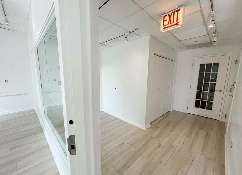 More Photos Of 325-333 N Des Plaines St, Chicago Apartments For Lease