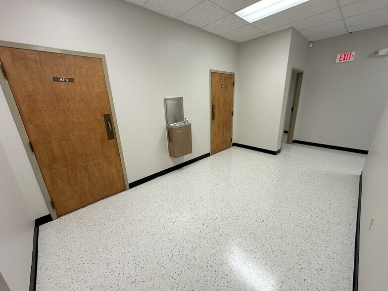 More Photos Of 1341 N Highland Ave, Jackson Office For Sale