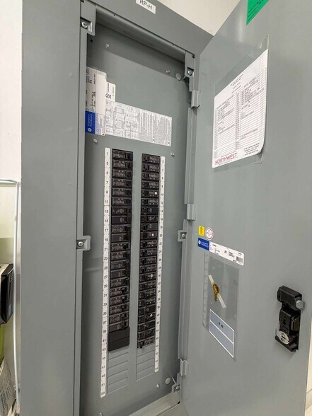 More Photos Of 9081 Skyline Dr, Morenci Manufacturing For Lease