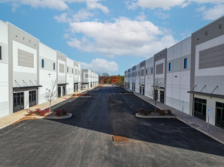 More Photos Of 1 Barbiche Dr, Flemington Unknown For Lease