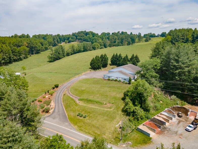 More Photos Of 1266 E Stuart Dr, Hillsville Industrial For Sale