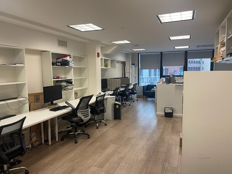 More Photos Of 107 E Broadway, New York Loft Creative Space For Sale