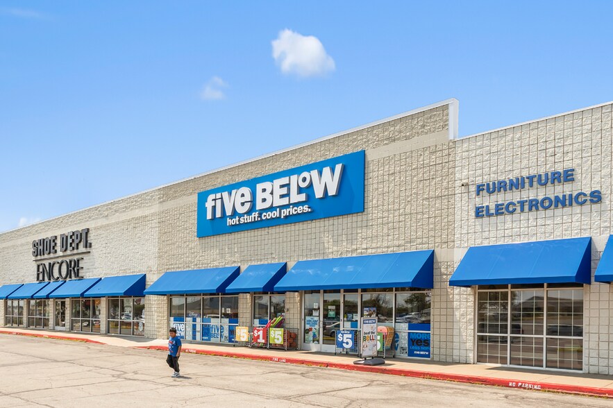 Primary Photo Of 2608-2620 N 14th St, Ponca City Storefront For Sale