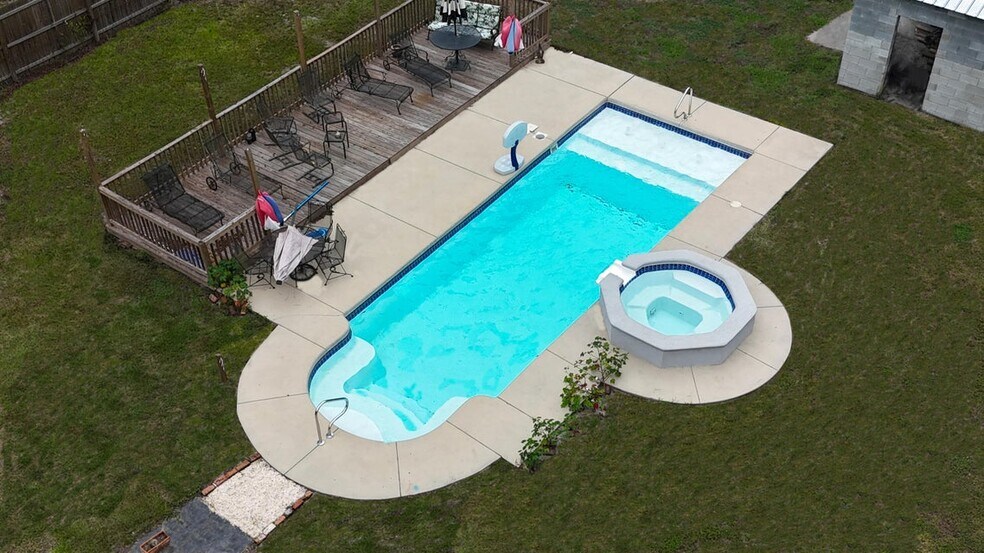 More Photos Of 106 County S-18-134 rd, Reevesville Specialty For Sale