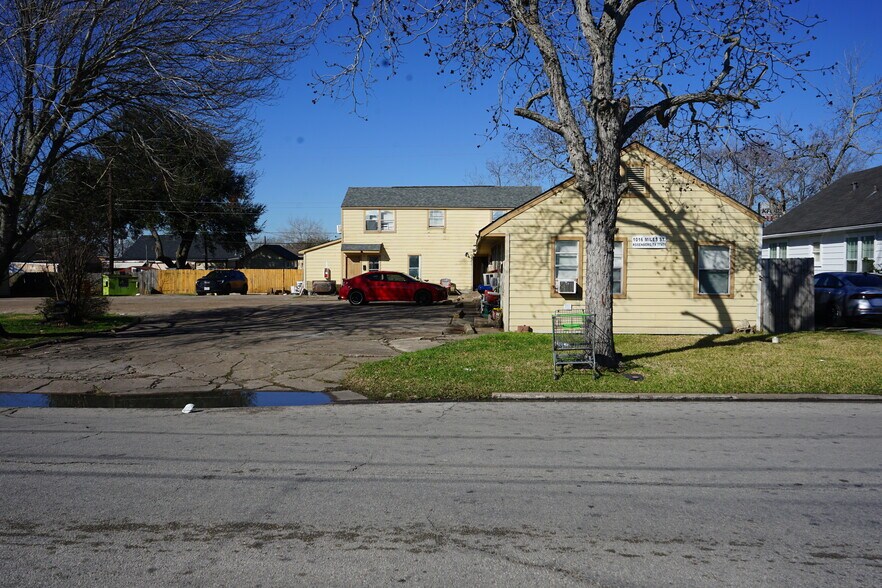 More Photos Of 1026 Miles St, Rosenberg Apartments For Sale