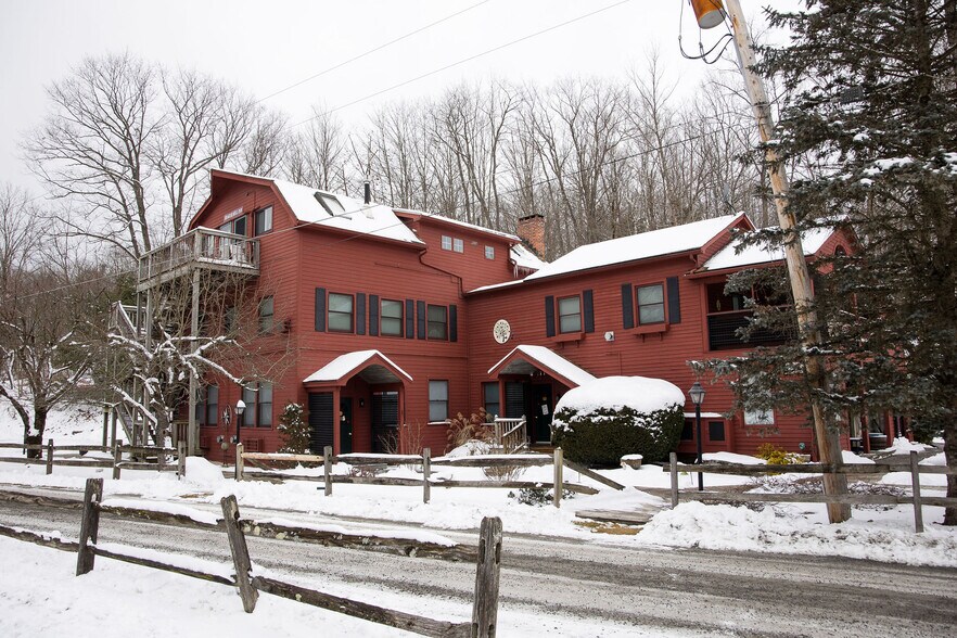 More Photos Of 2 Oak St, West Stockbridge Hospitality For Sale