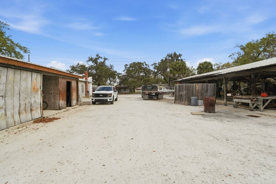More Photos Of 210 E 5th St, Apopka Industrial For Sale