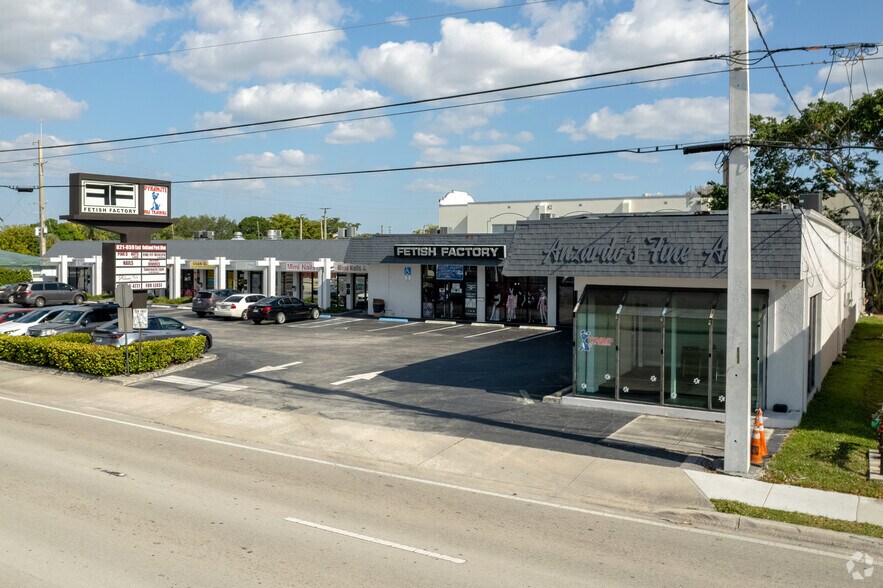 More Photos Of 821-859 E Oakland Park Blvd, Oakland Park Storefront For Sale