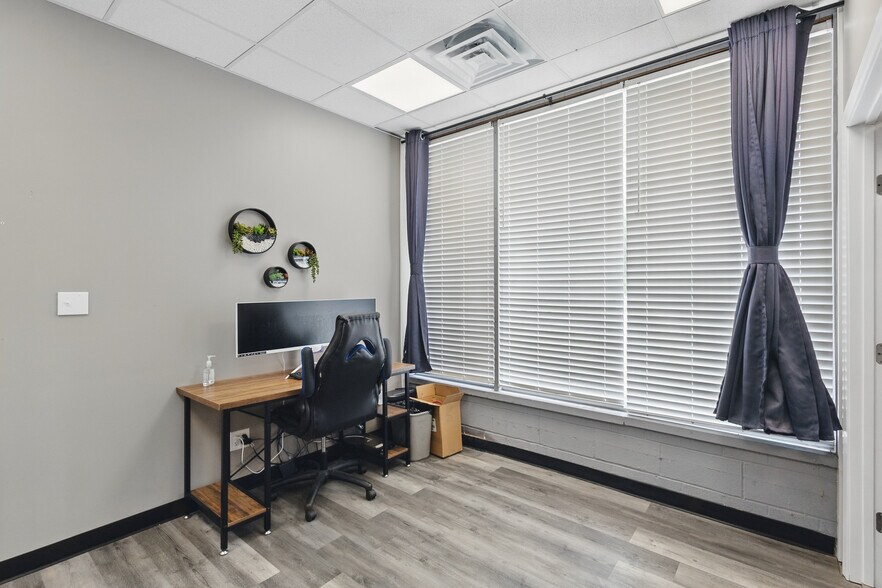 More Photos Of 581 E Cherry St, Troy Freestanding For Sale