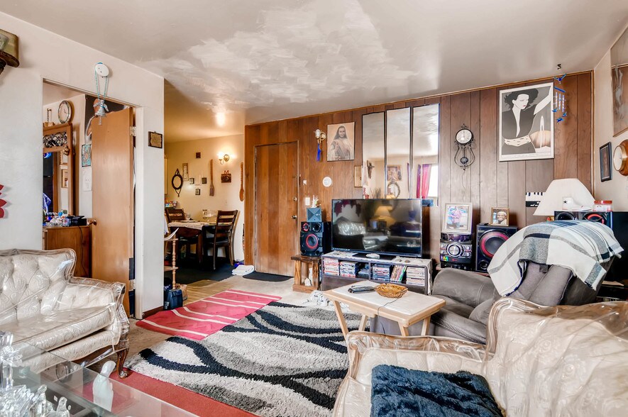 More Photos Of 1695 Clinton St, Aurora Apartments For Sale