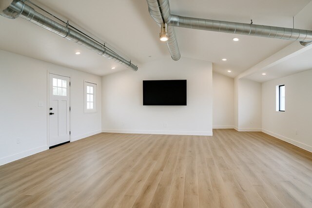 More Photos Of 858 E White Mountain Blvd, Pinetop Hotel For Lease