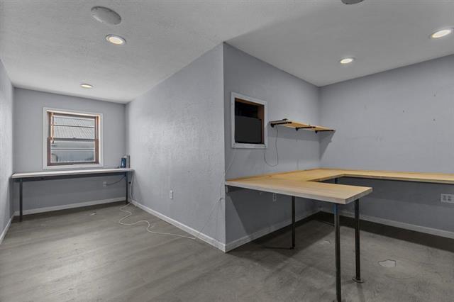 More Photos Of 8889 Oakwood Ave, Neenah Service For Sale
