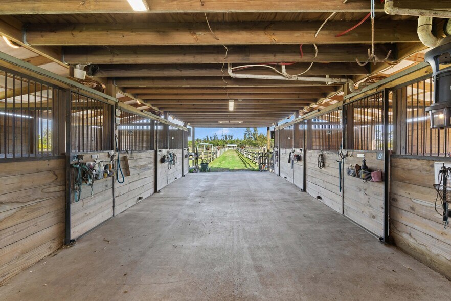 More Photos Of 6050 Stringfellow Rd, Saint James City Land For Sale