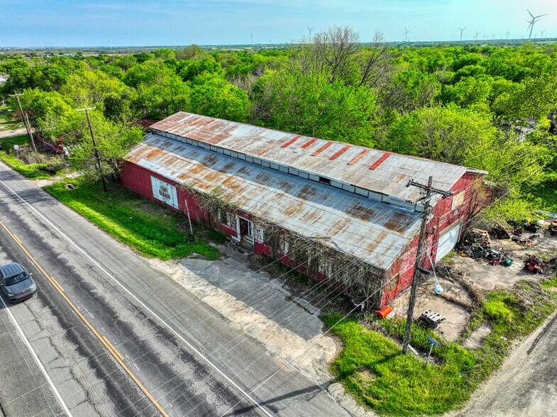 More Photos Of 100 S Magnolia Ave, Hubbard Auto Repair For Sale