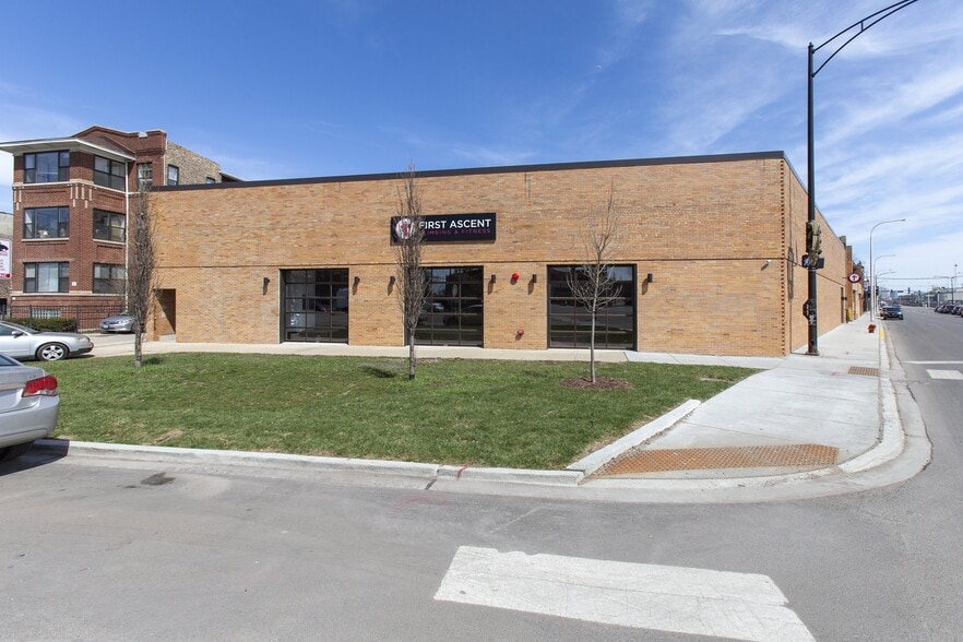 More Photos Of 2948 Grand Ave, Chicago Sports And Entertainment For Sale