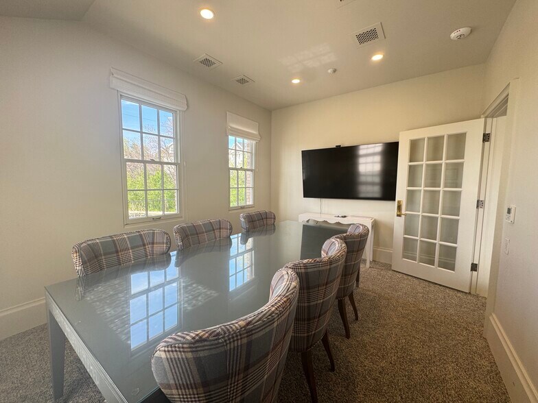 More Photos Of 3775 S Highland Dr, Millcreek Office For Lease