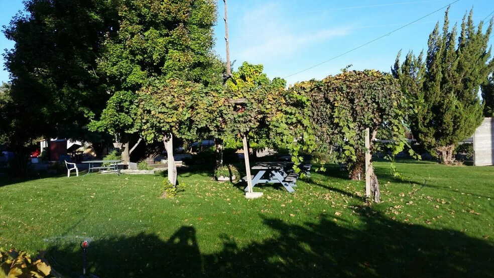 More Photos Of 1520 Sheridan Ave, Prosser Winery Vineyard For Sale