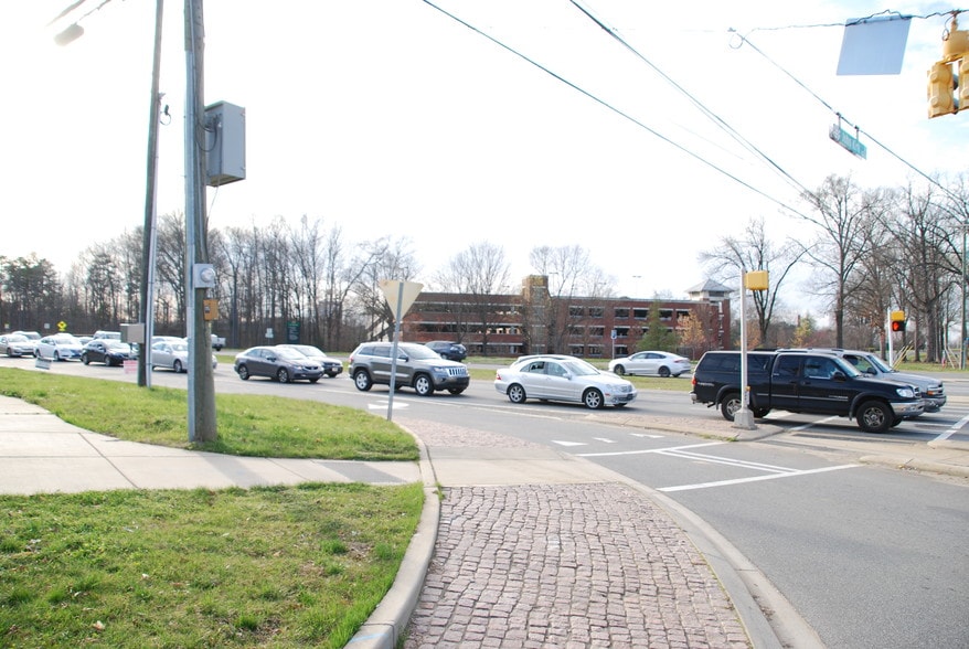 More Photos Of 9430 University City Blvd, Charlotte Freestanding For Lease