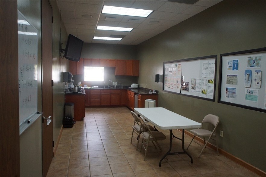 More Photos Of 5855 Sovereign Dr, Houston Office For Lease